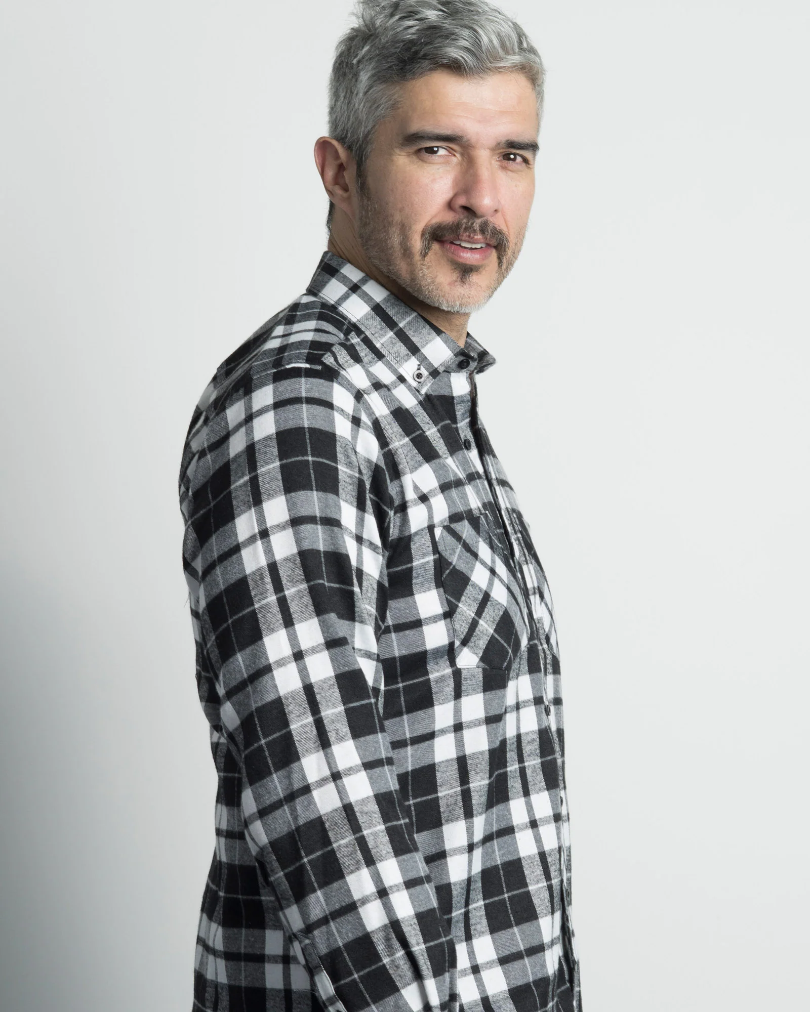 Camisa Leñadora Cuadros Negros y Blancos - Image 3