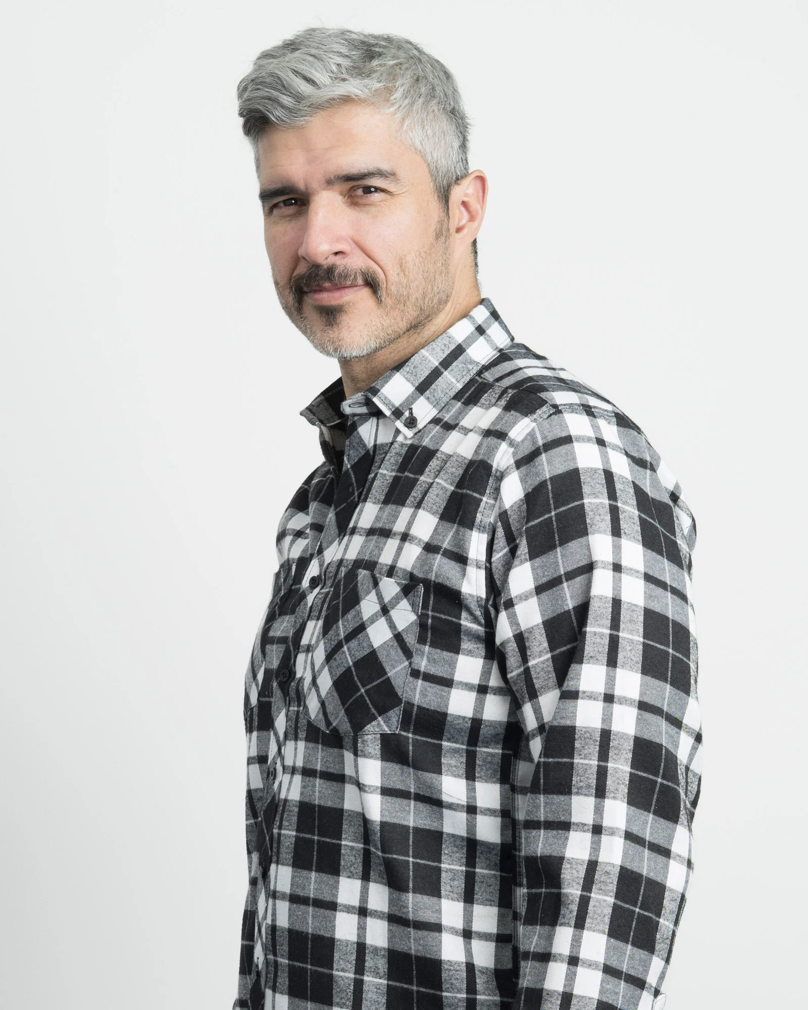 Camisa Leñadora Cuadros Negros y Blancos - Image 4