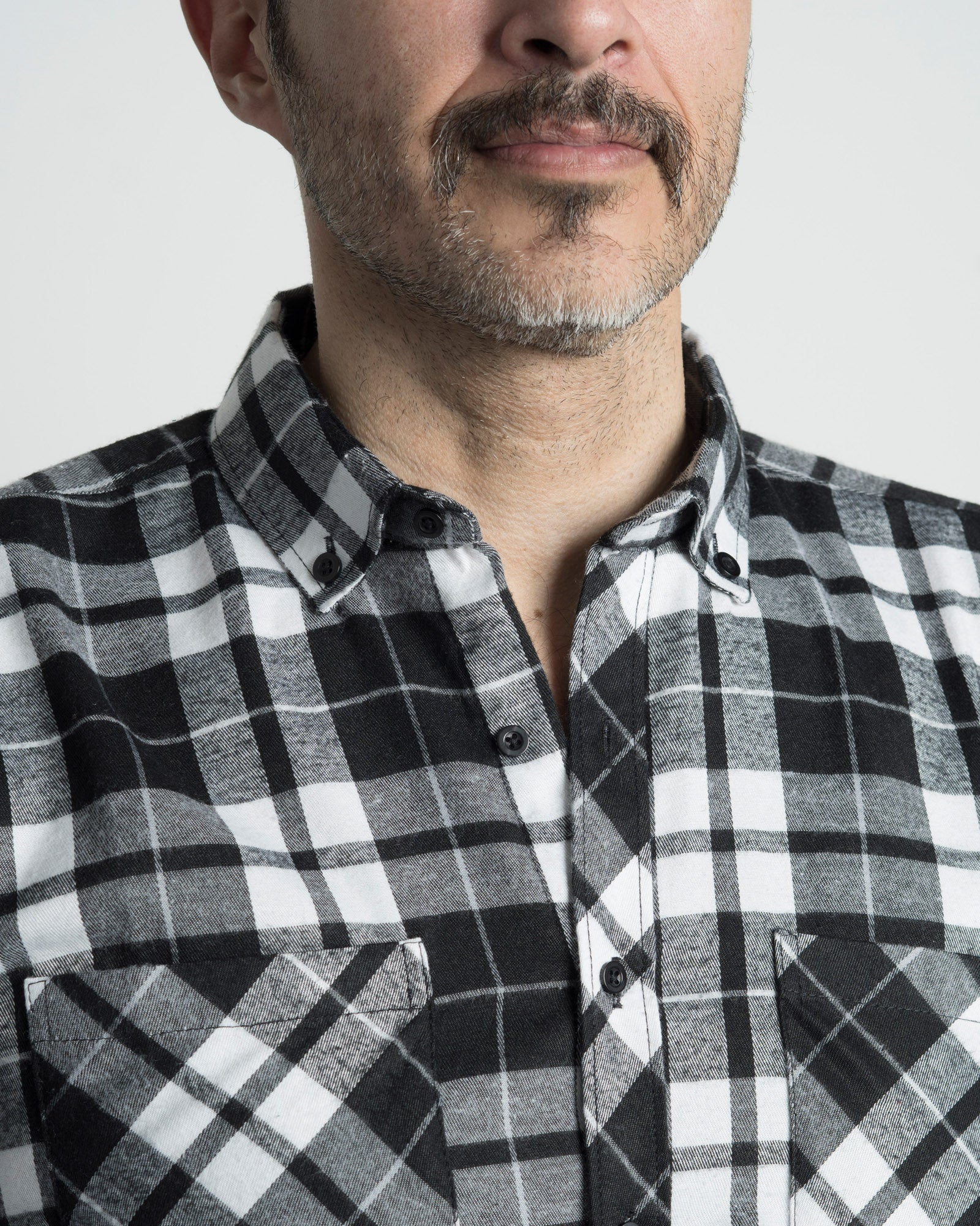 Camisa Leñadora Cuadros Negros y Blancos - Image 5