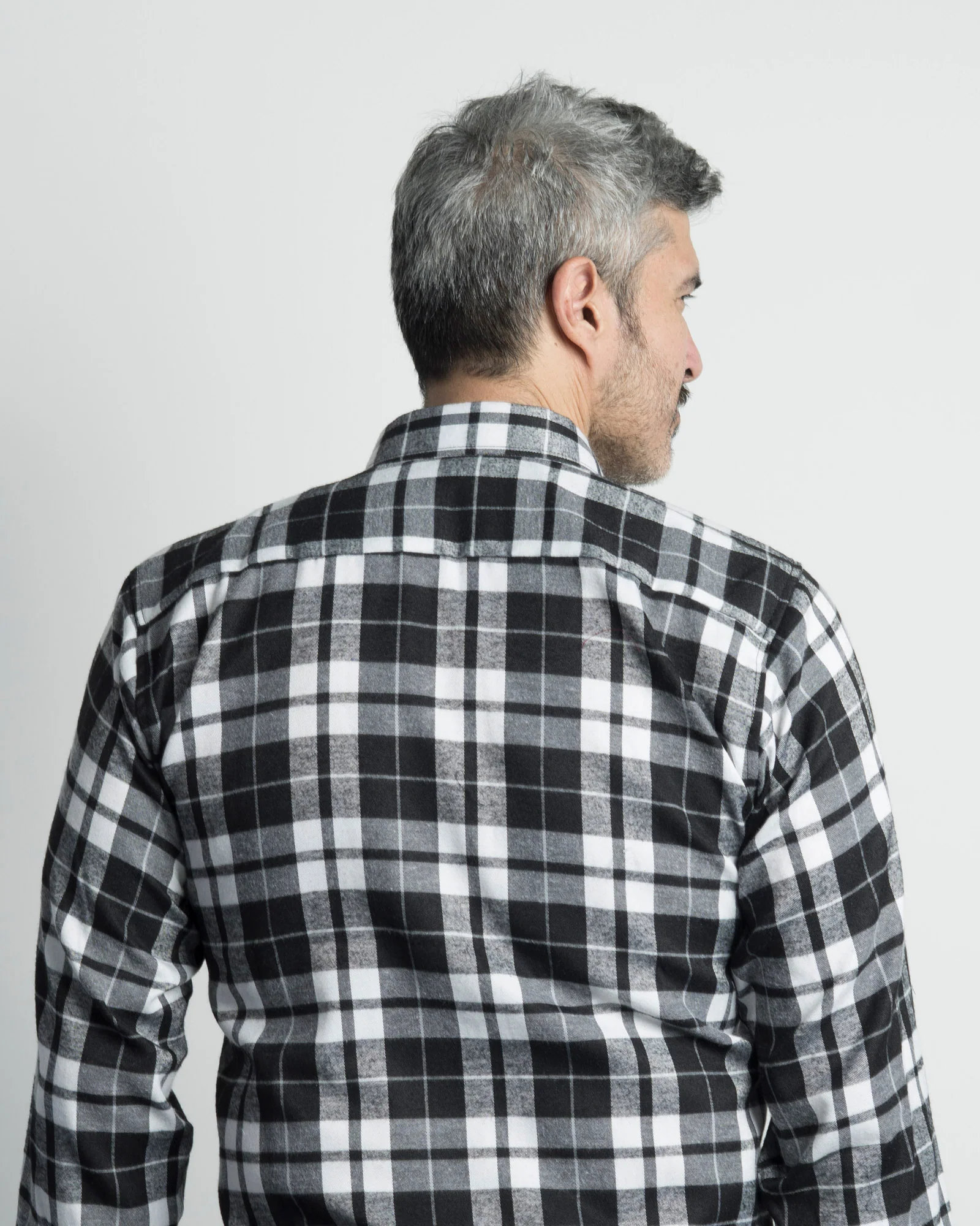 Camisa Leñadora Cuadros Negros y Blancos - Image 6