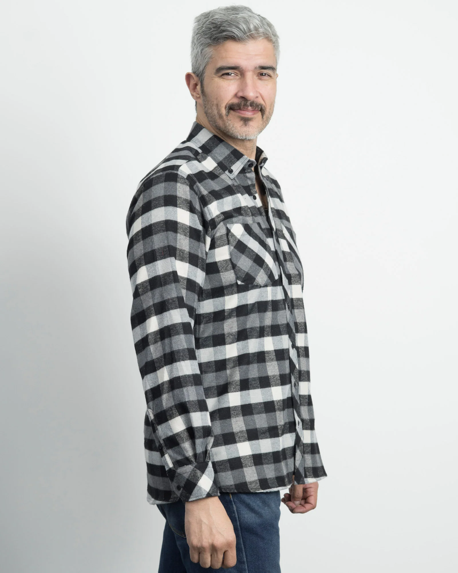 Camisa Leñadora Cuadros Negros - Image 3