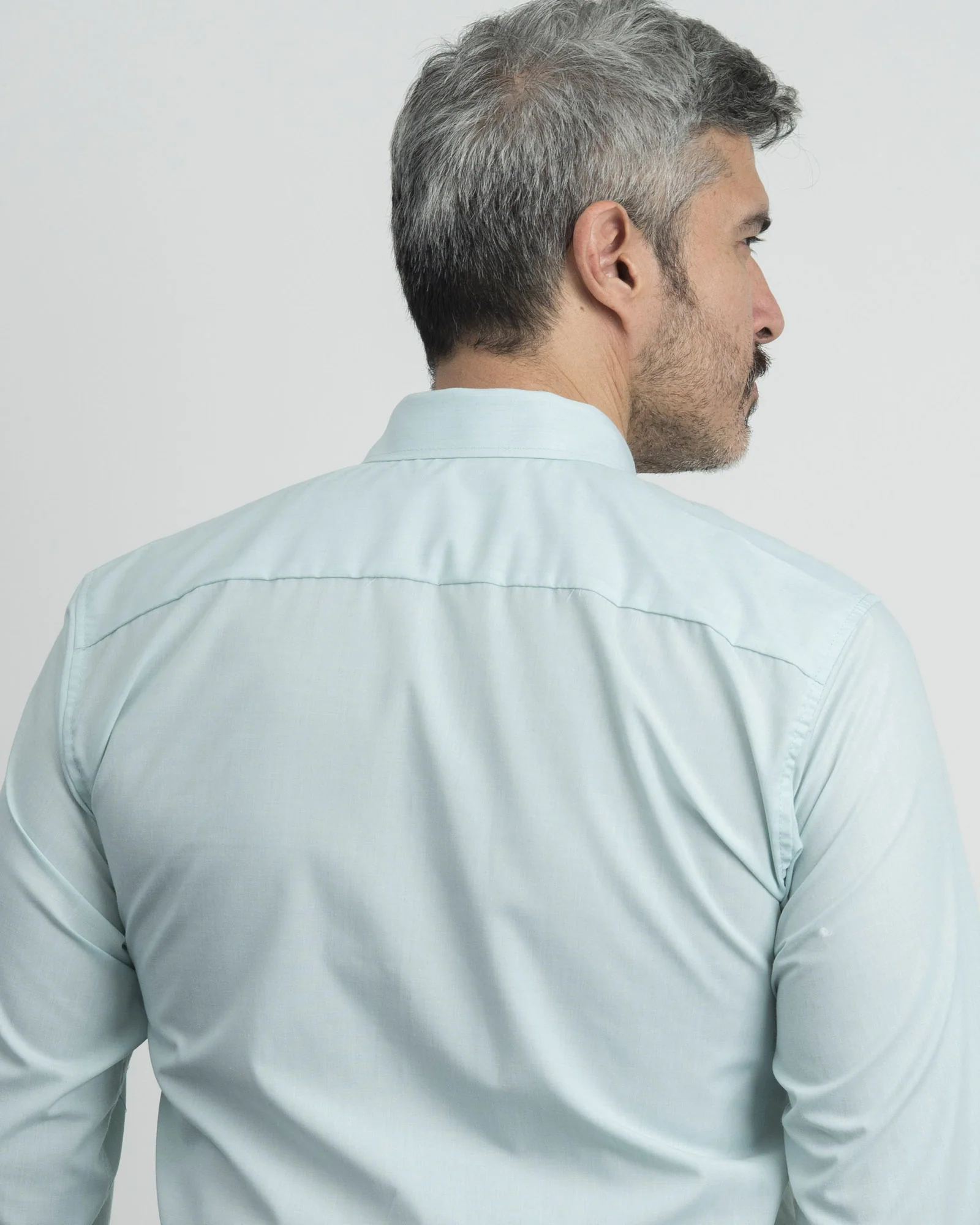 Camisa Solo Fondo Verde Detalle Cuello - Image 6
